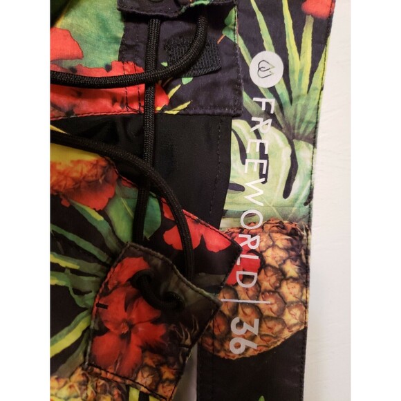 Freeworld Tropical Cargo Board Short Size 36 - Picture 3 of 6